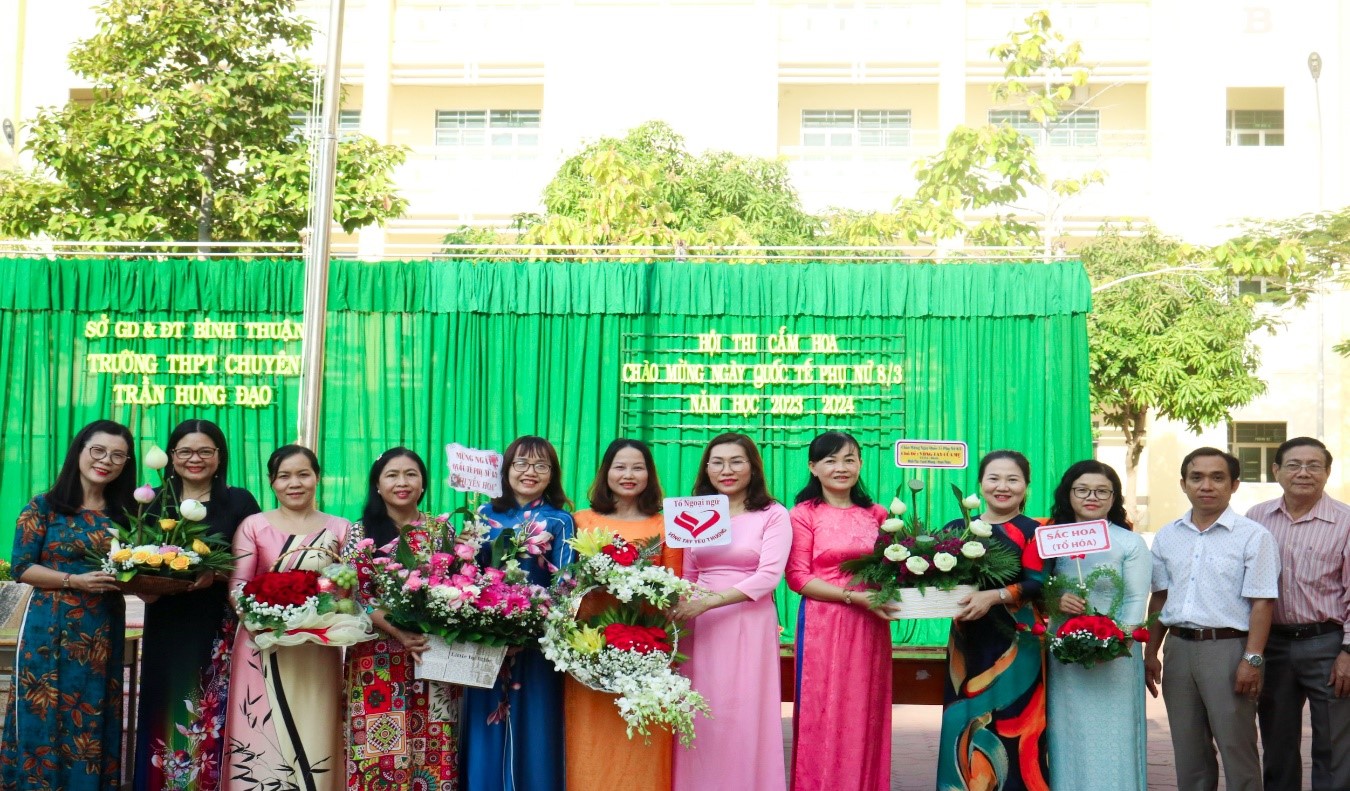 HỘI THI CẮM HOA CHÀO MỪNG NGÀY QUỐC TẾ PHỤ NỮ 8-3-2024